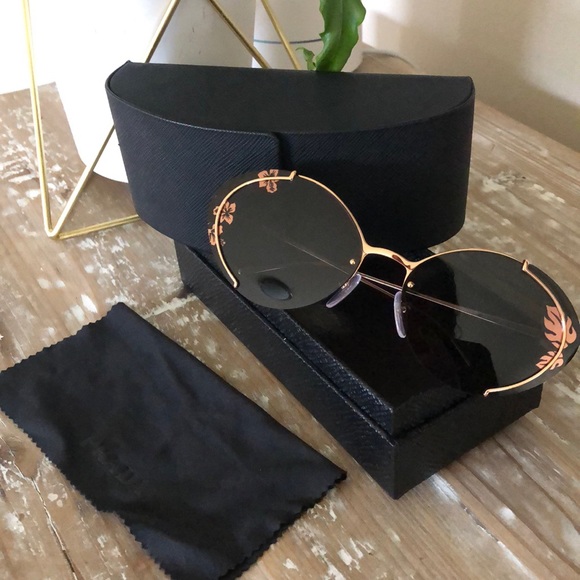 PRADA Sunglasses - Picture 2 of 4